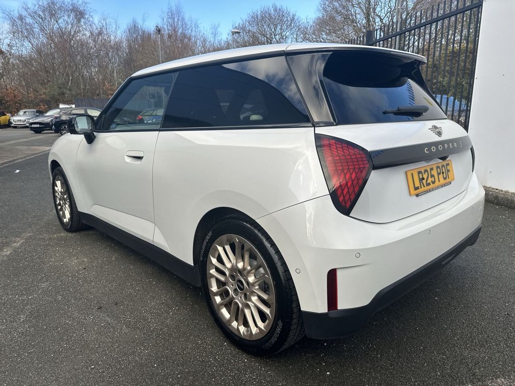 Used MINI Electric Cooper 2025 for sale - 77122007: Photo 6