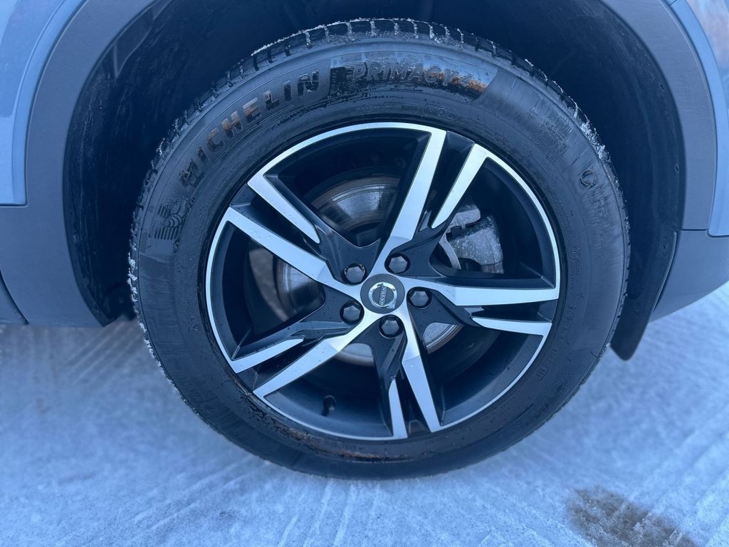 Used Volvo XC40 2021 for sale - 76792385: Photo 11