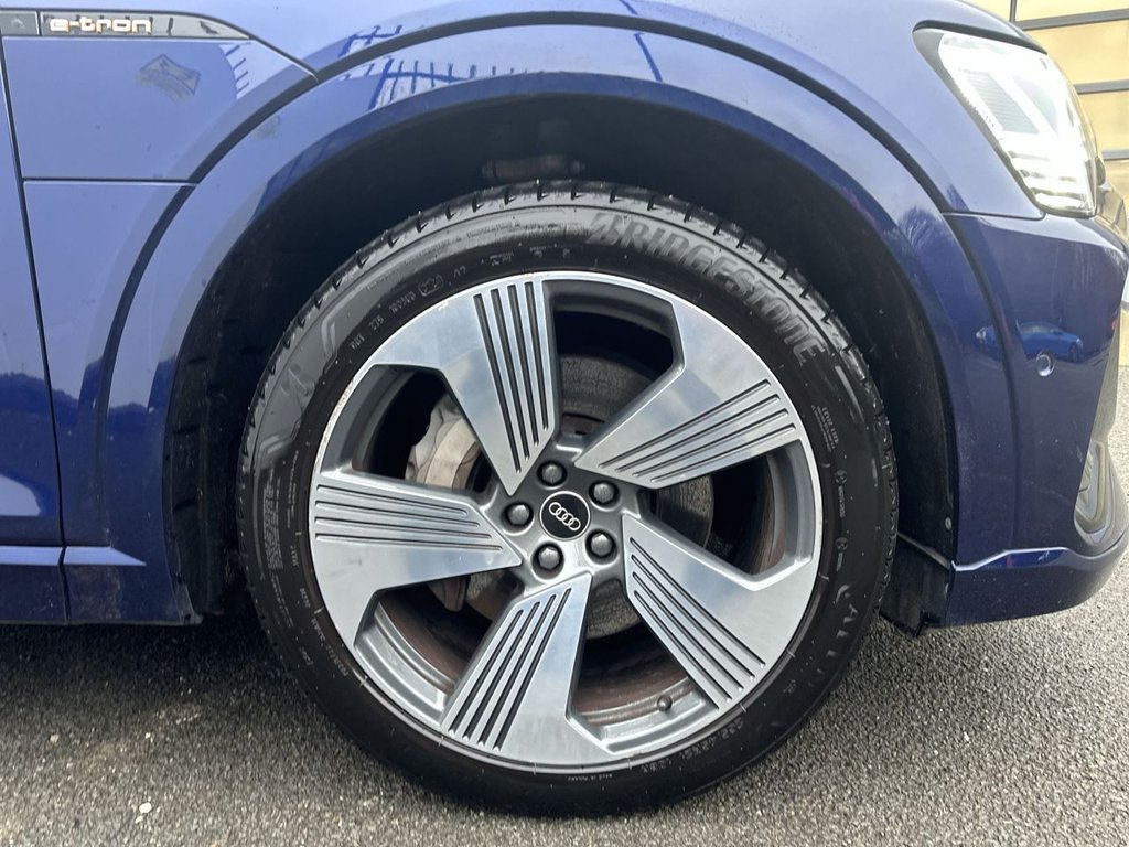 Used Audi e-tron 2023 for sale - 77719508: Photo 11