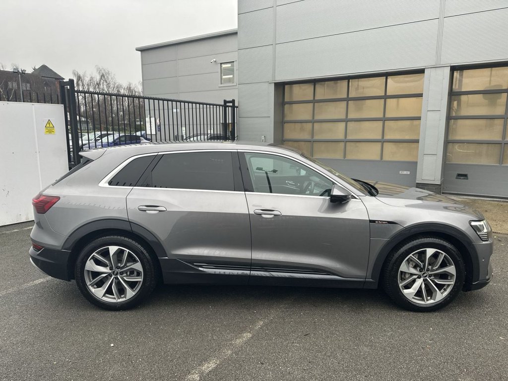 Used Audi e-tron 2021 for sale - 76792377: Photo 9