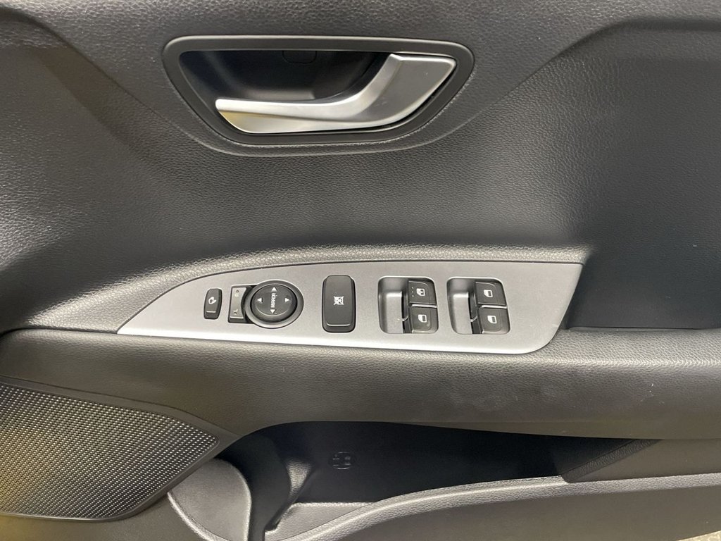 Used Kia Stonic 2023 for sale - 77007131: Photo 25