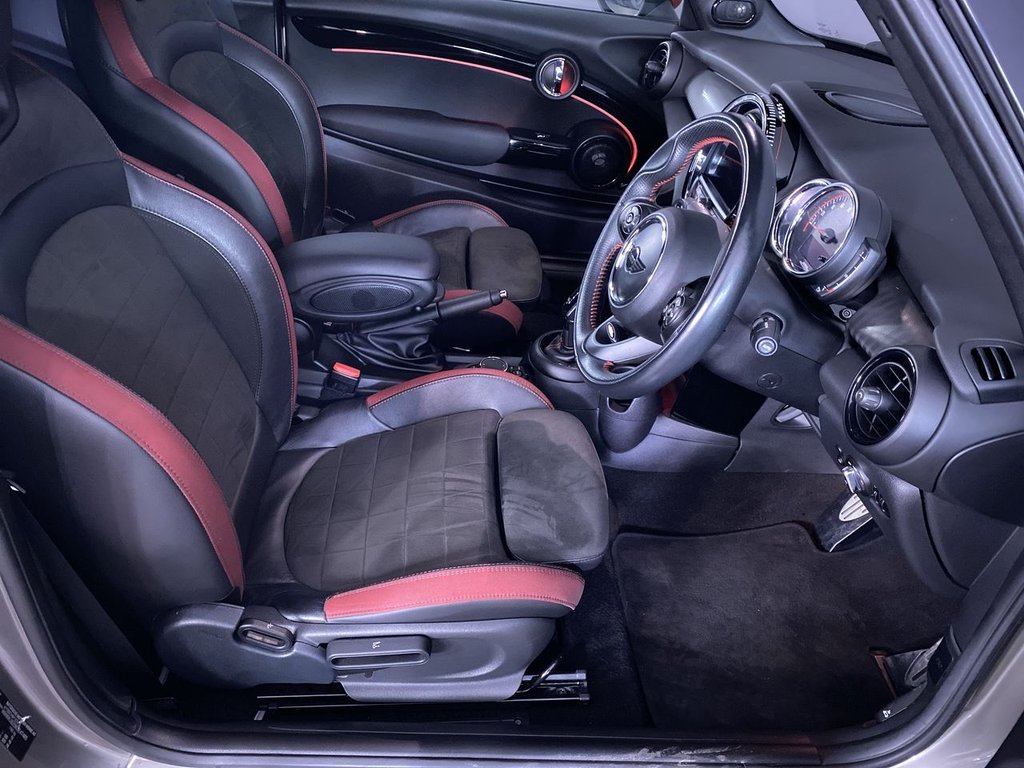 Used MINI Convertible 2018 for sale - 77301810: Photo 15