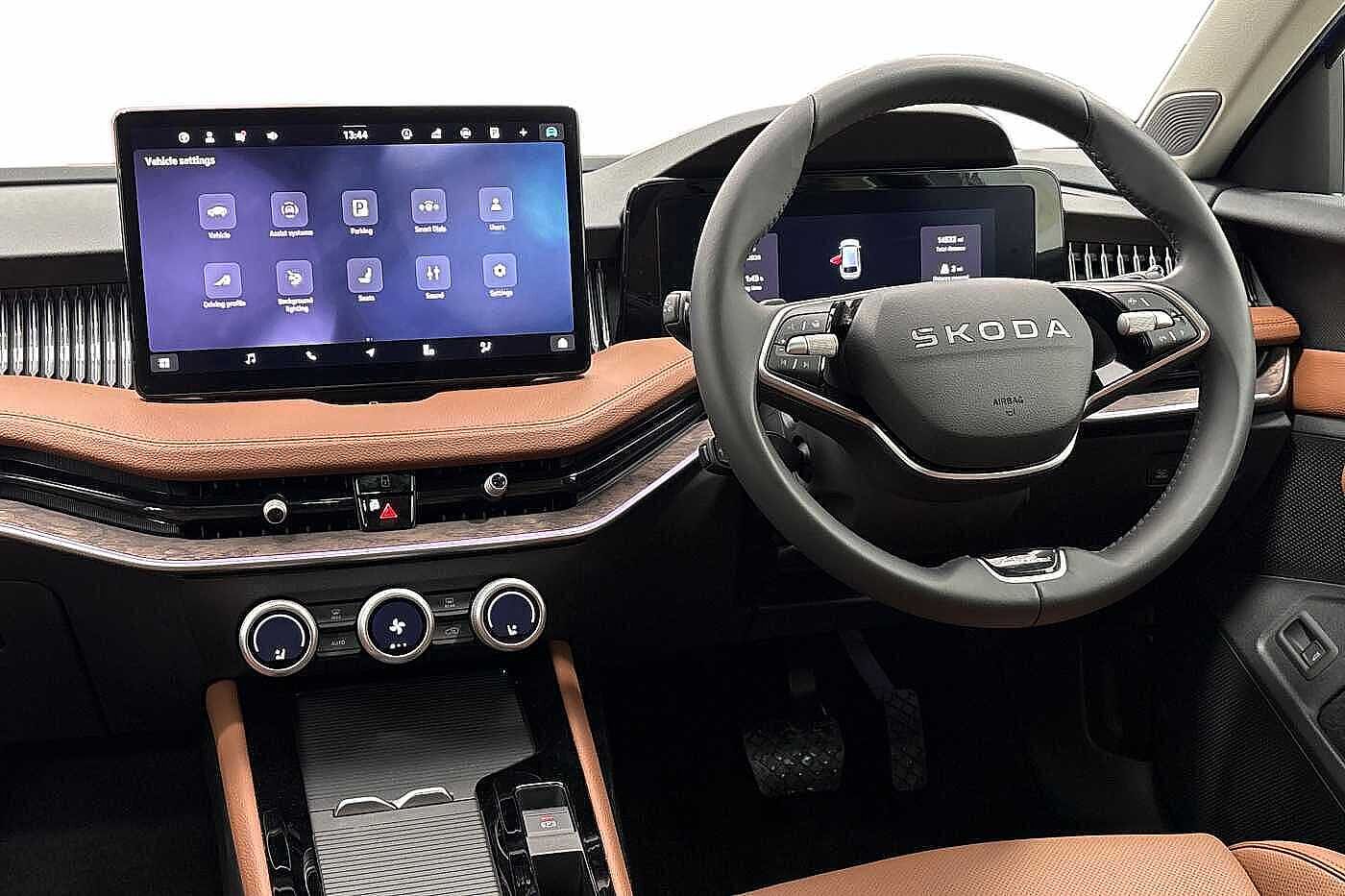 Used Skoda Superb 2025 for sale - 77834191: Photo 2