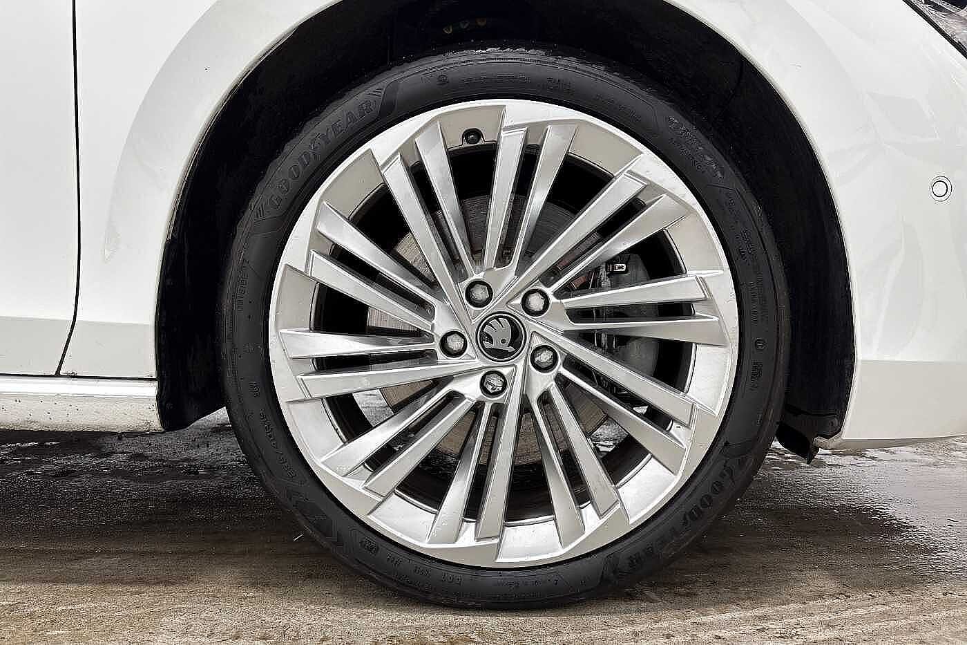 Used Skoda Superb 2025 for sale - 76718720: Photo 5