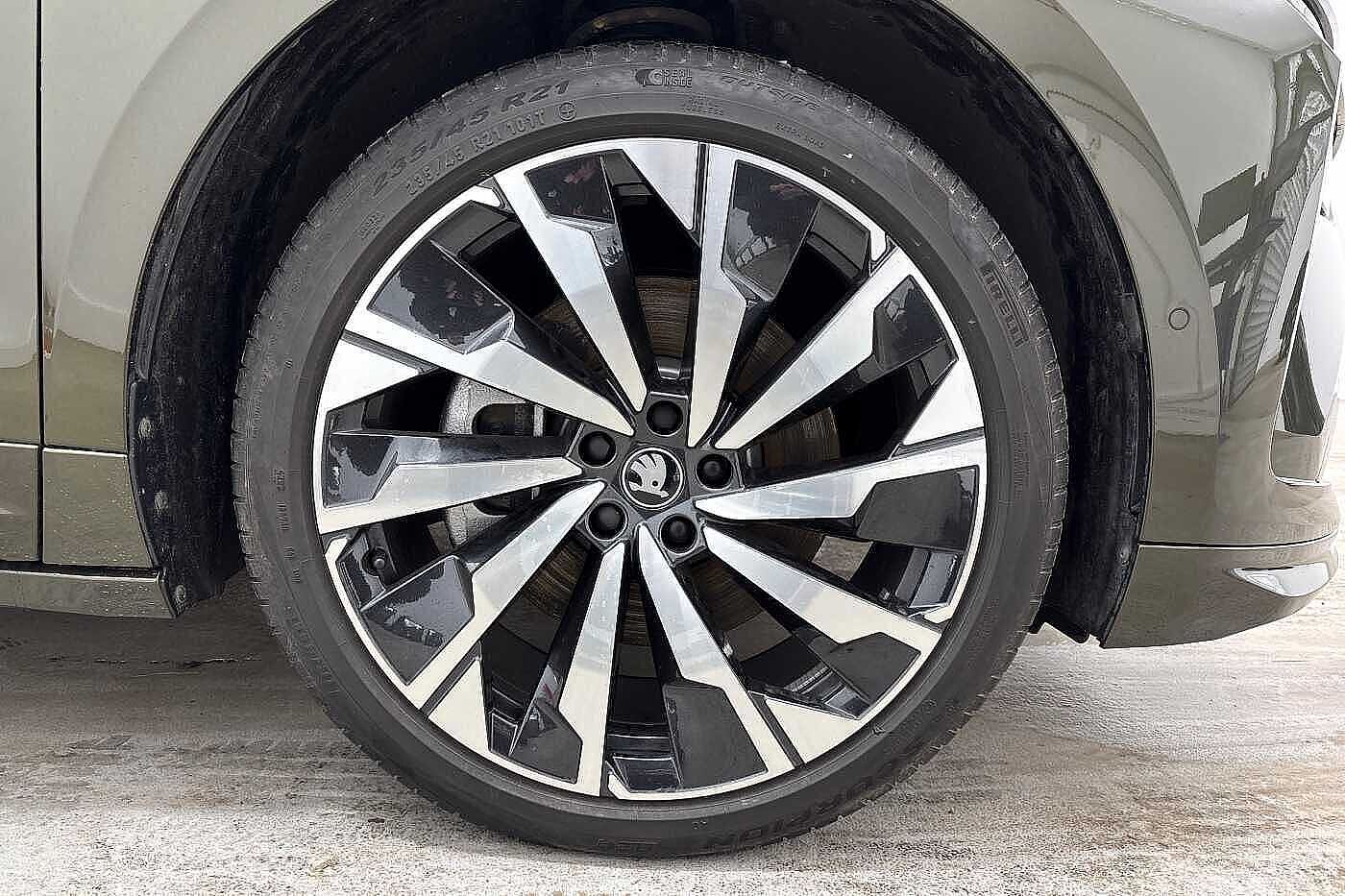 Used Skoda Enyaq 2025 for sale - 77601796: Photo 5