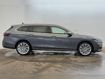 Used Skoda Superb 2025 for sale - 76968789: Photo