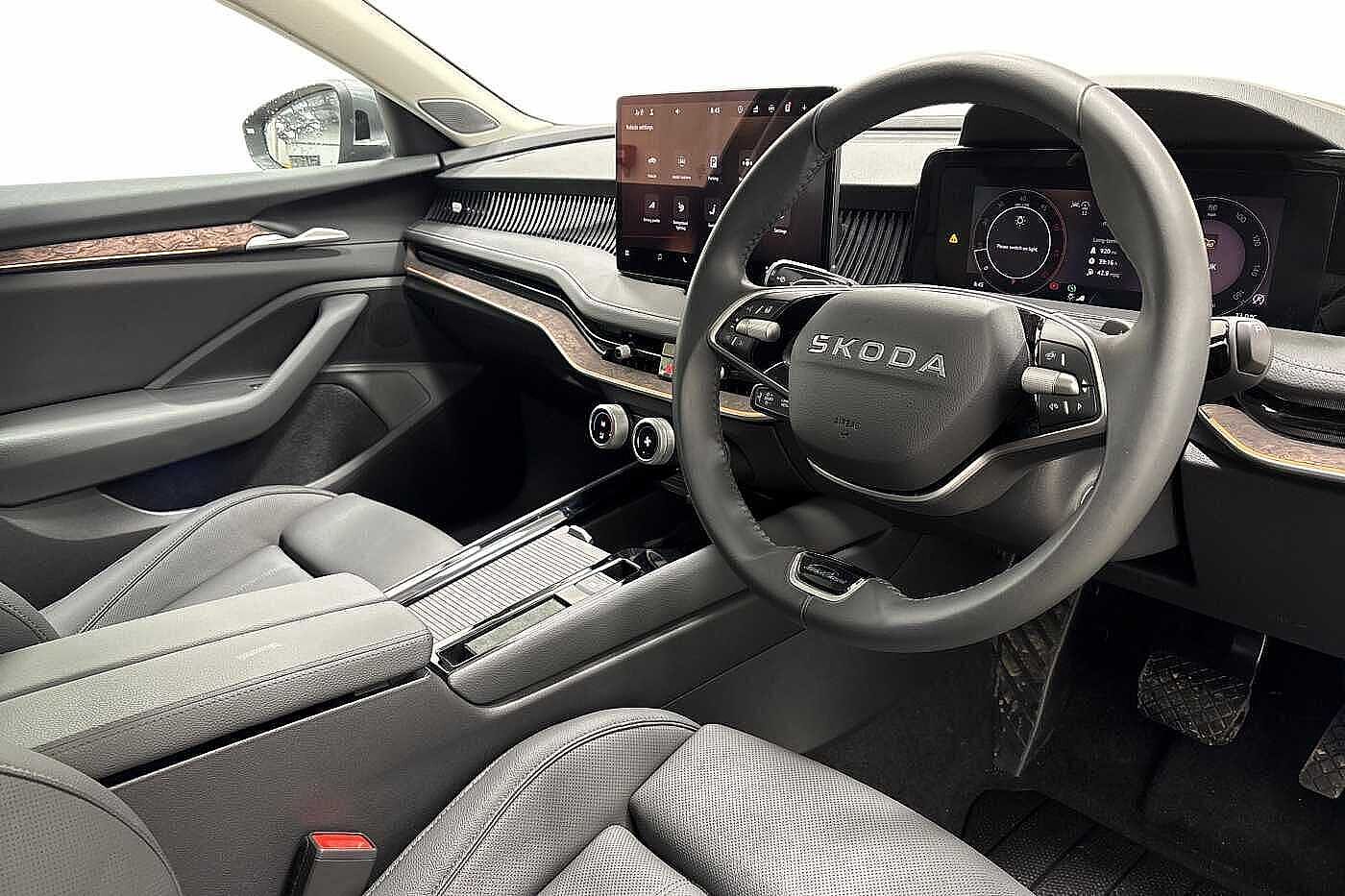 Used Skoda Superb 2025 for sale - 76968789: Photo 6