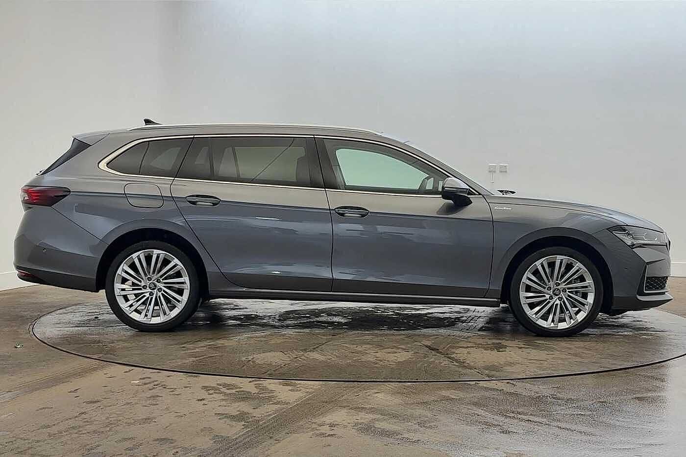 Used Skoda Superb 2025 for sale - 77194977: Photo 4