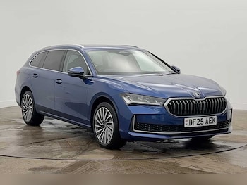 2025 (25) - 2.0 TDI 193 Laurin + Klement 4X4 5dr DSG