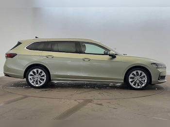 Used Skoda Superb 2025 for sale - 77206799: Photo