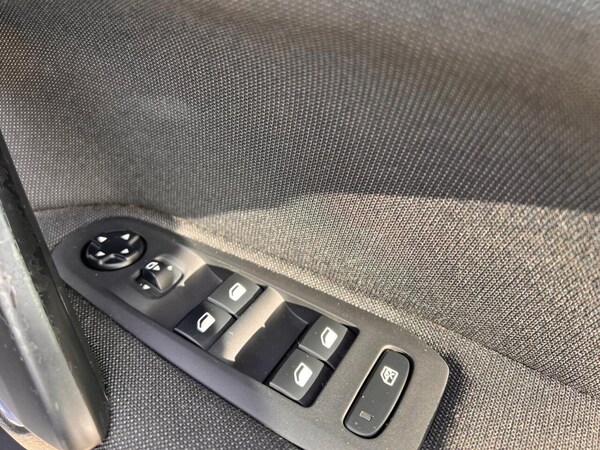 Used Peugeot 308 2017 for sale - 76185666: Photo 23