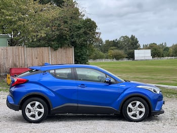 Used Toyota C-HR 2017 for sale - 79664111: Photo