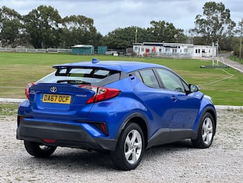 Used Toyota C-HR 2017 for sale - 79664111: Photo