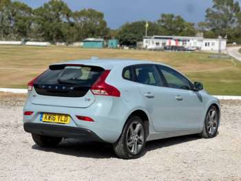 Used Volvo V40 2016 for sale - 75221208: Photo