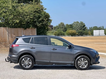 Used Toyota RAV4 2016 for sale - 79229101: Photo