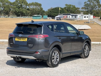 Used Toyota RAV4 2016 for sale - 79229101: Photo