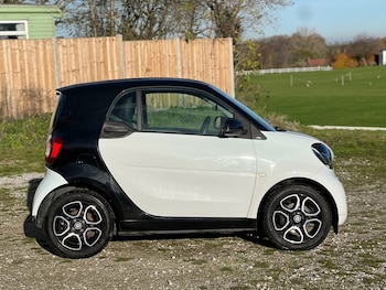 Used smart fortwo 2018 for sale - 76591066: Photo