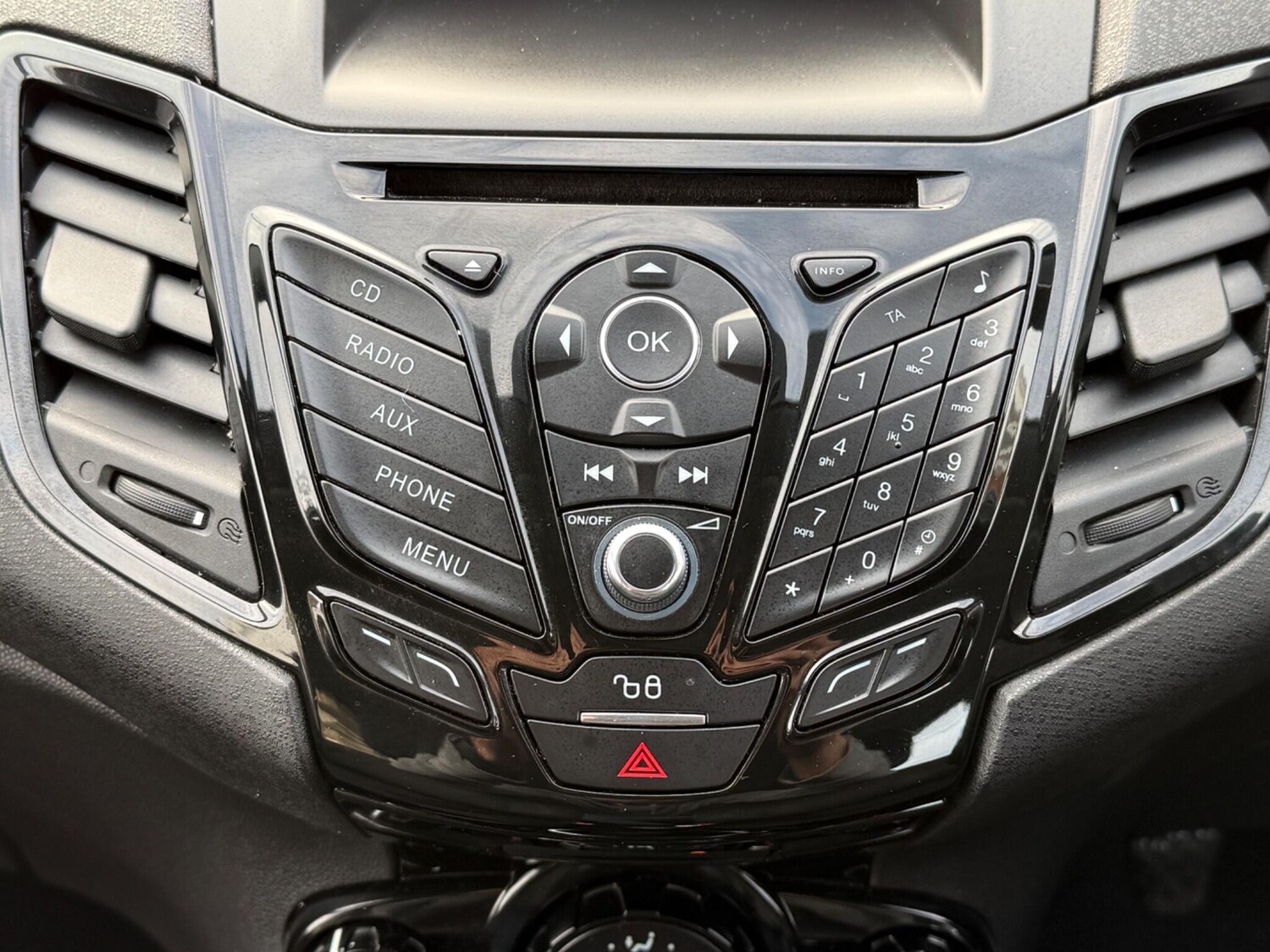 Used Ford Fiesta 2015 for sale - 77395702: Photo 23