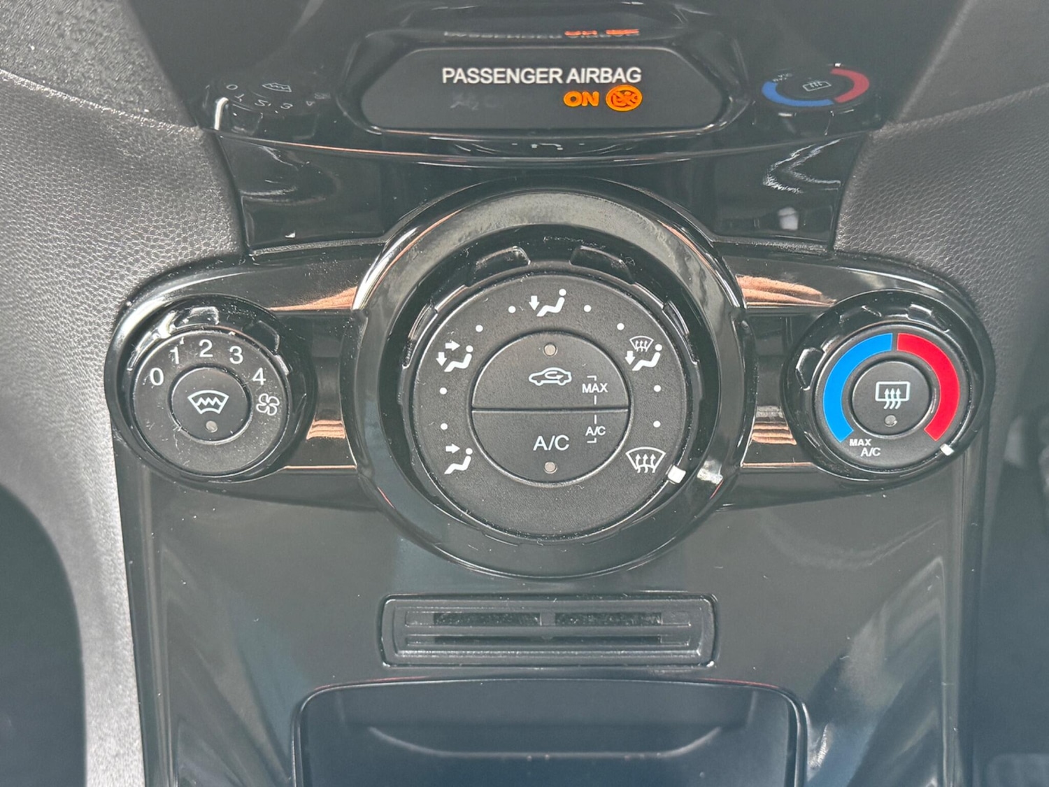 Used Ford Fiesta 2015 for sale - 77395702: Photo 25