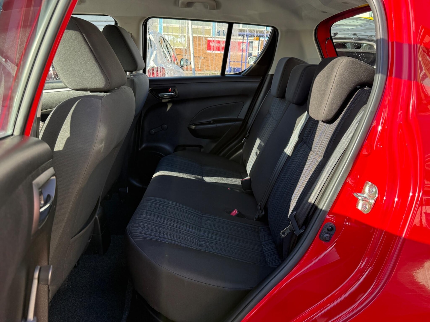 Used Suzuki Swift 2014 for sale - 76521549: Photo 32