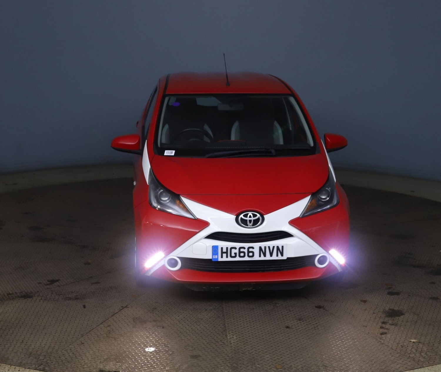 Used Toyota AYGO 2017 for sale - 76991509: Photo 2