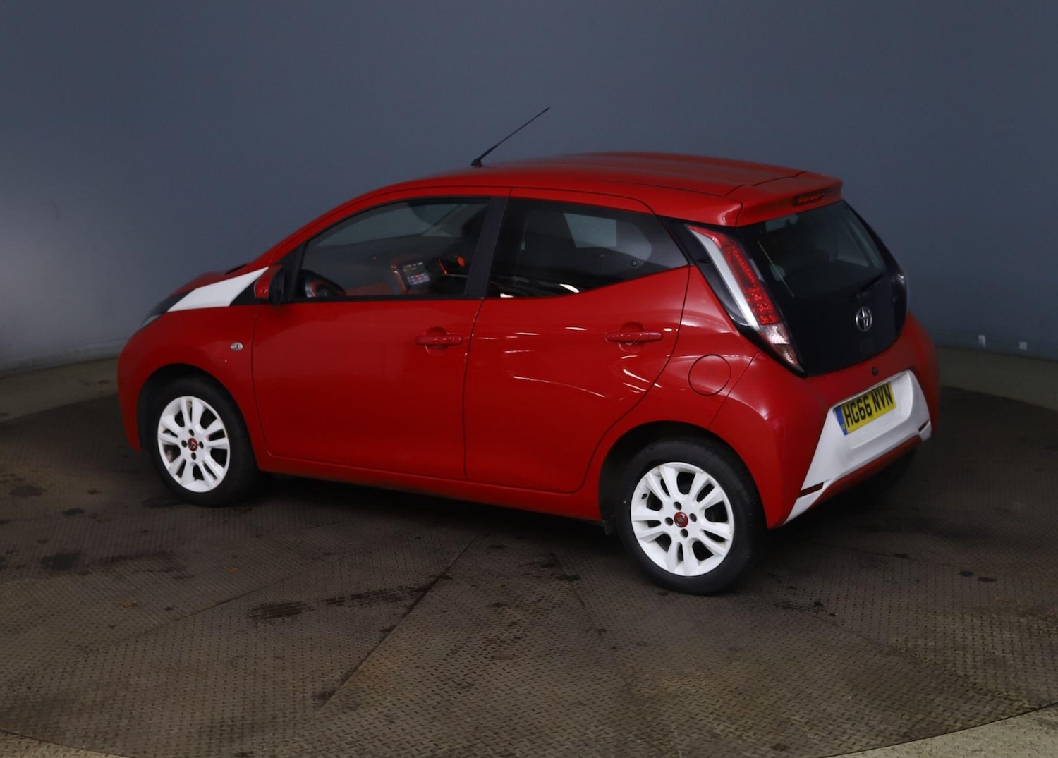 Used Toyota AYGO 2017 for sale - 76991509: Photo 3