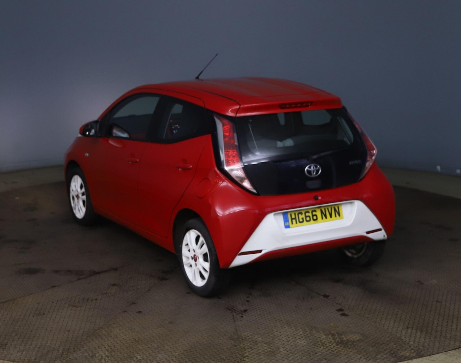 Used Toyota AYGO 2017 for sale - 76991509: Photo 5