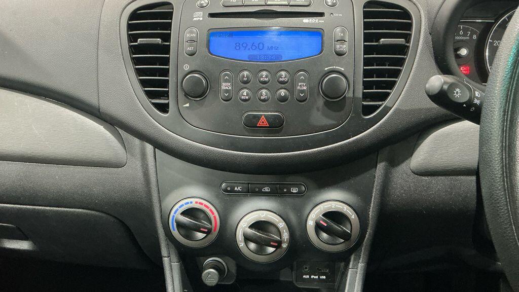 Used Hyundai i10 2011 for sale - 77612822: Photo 10