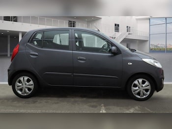 Used Hyundai i10 2011 for sale - 77612822: Photo