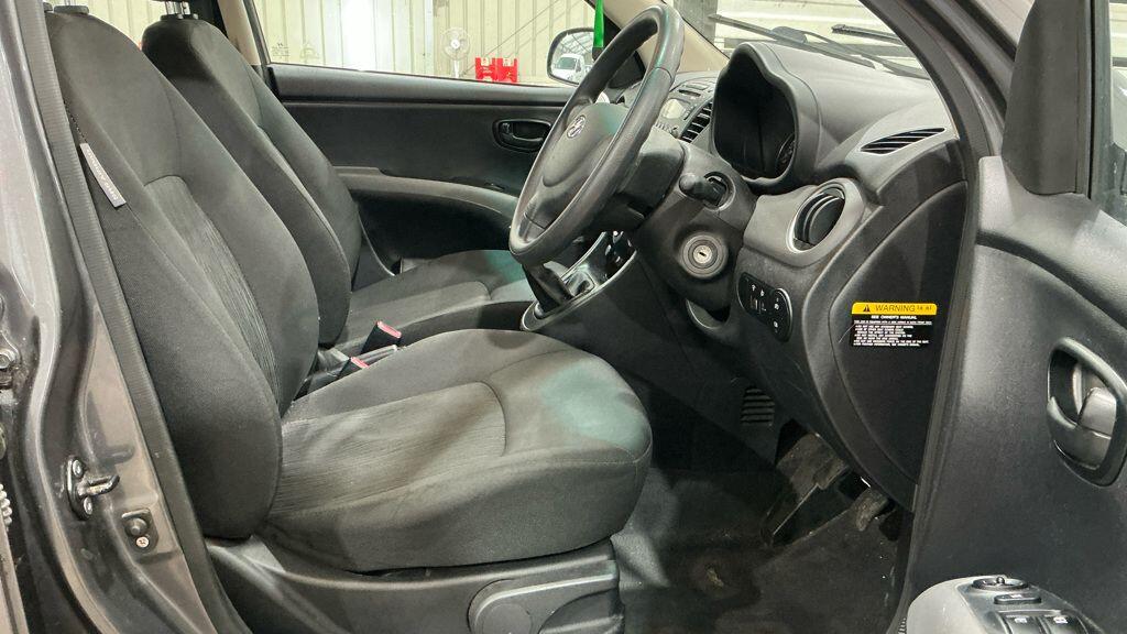 Used Hyundai i10 2011 for sale - 77612822: Photo 9