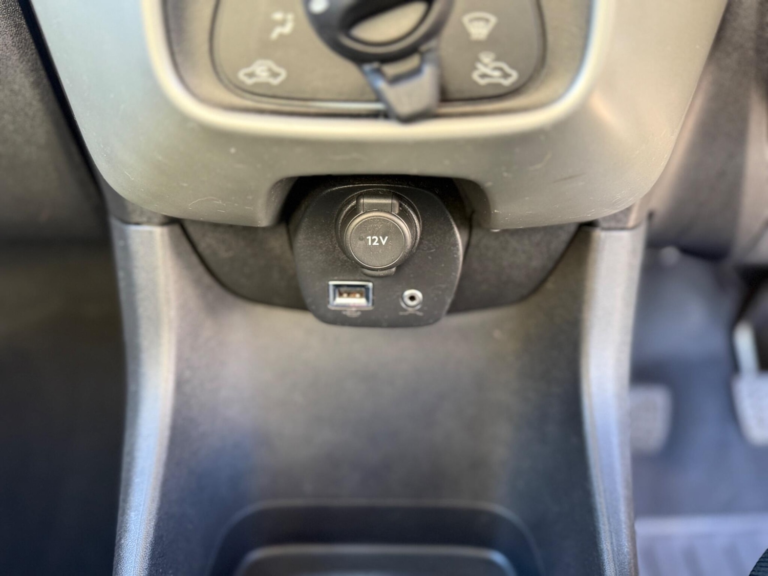 Used Peugeot 108 2014 for sale - 76425535: Photo 28