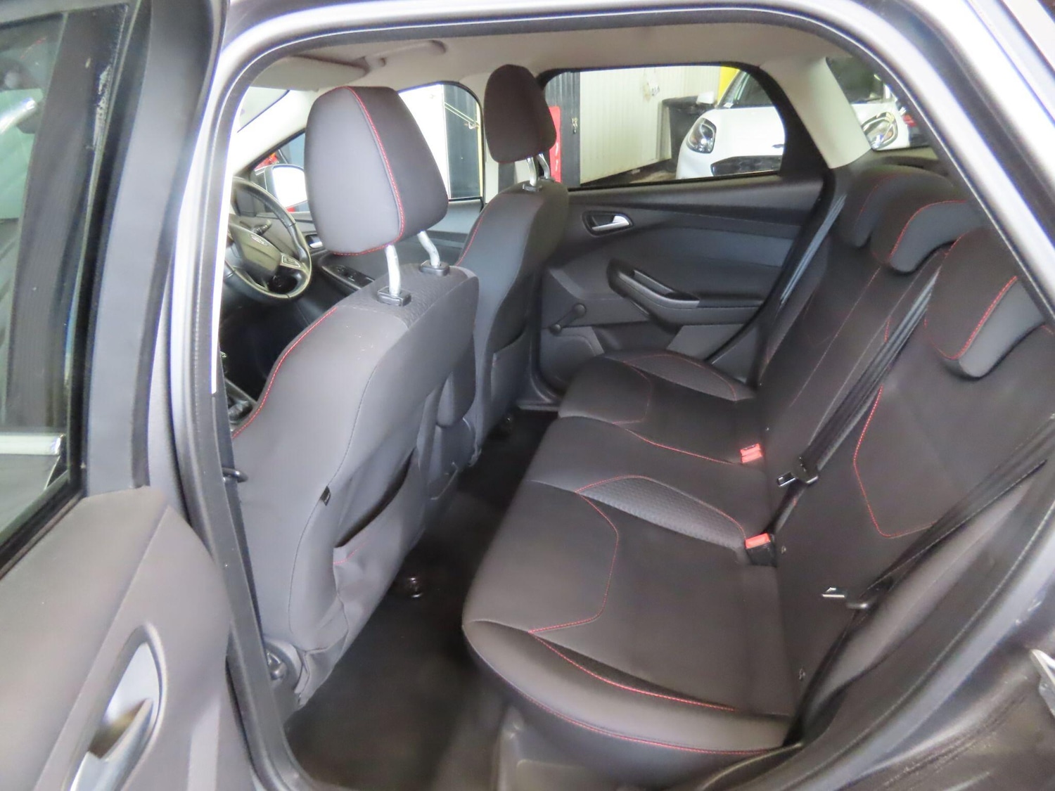 Used Ford Focus 2015 for sale - 76360104: Photo 13