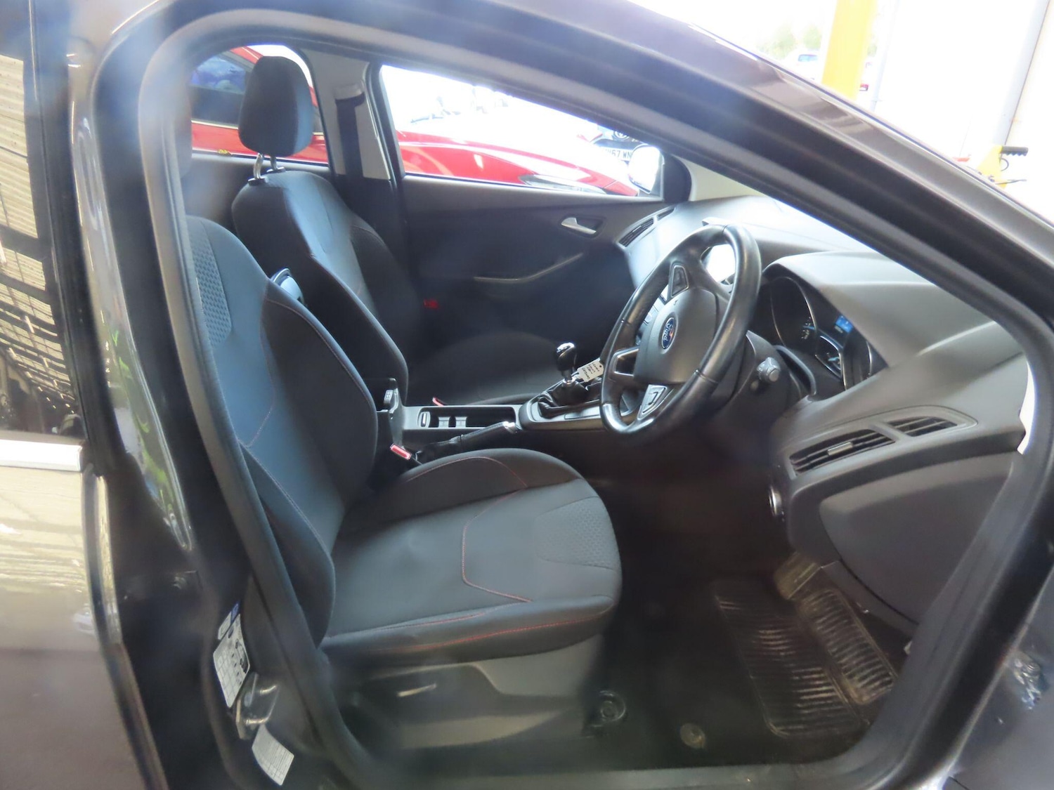 Used Ford Focus 2015 for sale - 76360104: Photo 8