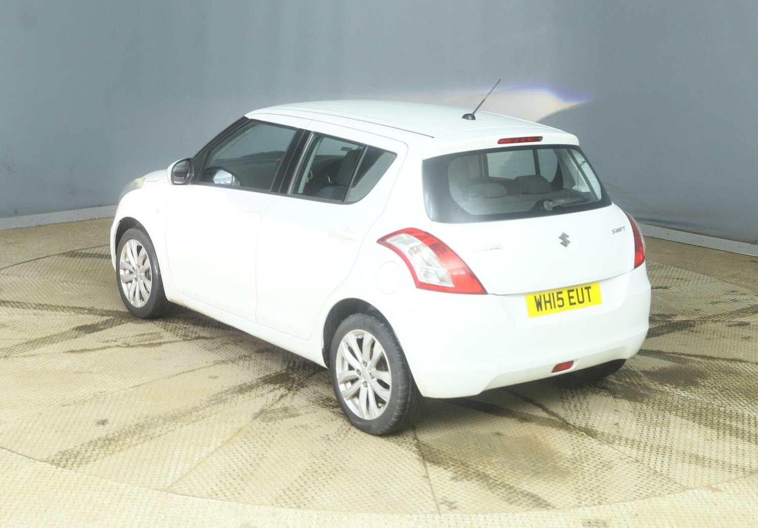 Used Suzuki Swift 2015 for sale - 77523506: Photo 5