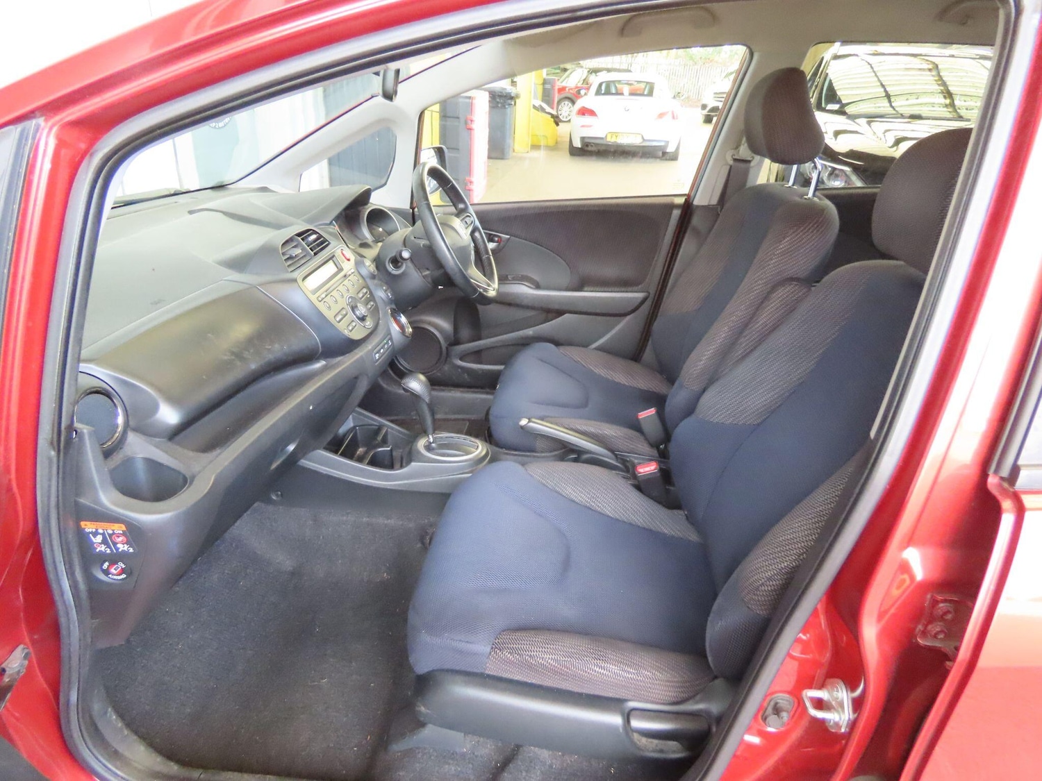 Used Honda Jazz 2015 for sale - 78058031: Photo 9