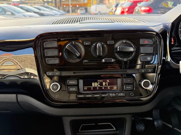 Used Volkswagen up! 2016 for sale - 76138135: Photo 20