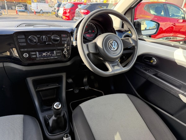 Used Volkswagen up! 2016 for sale - 76138135: Photo 22