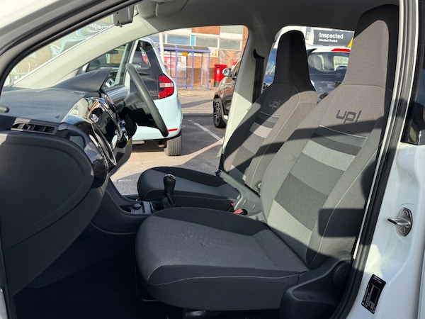 Used Volkswagen up! 2016 for sale - 76138135: Photo 24