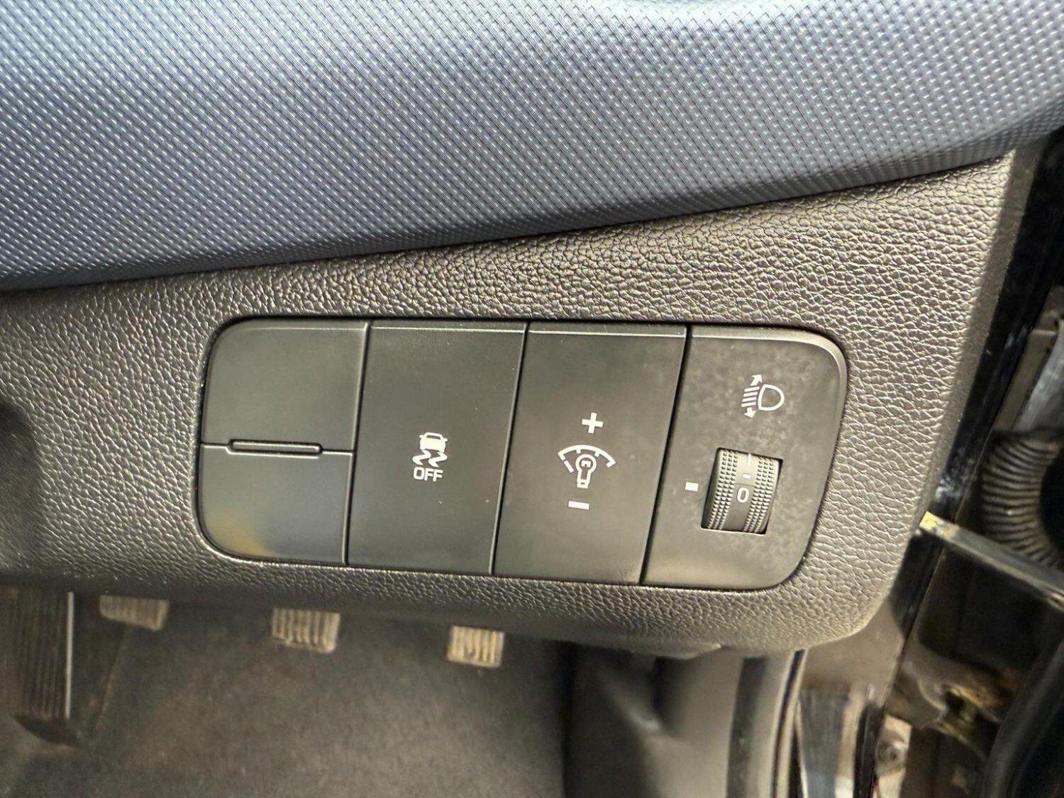 Used Hyundai i10 2014 for sale - 76108669: Photo 30