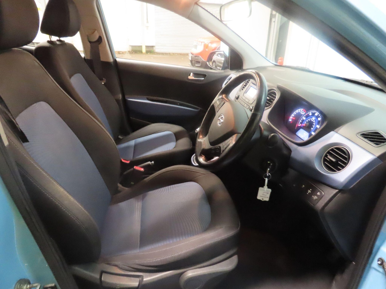 Used Hyundai i10 2014 for sale - 76927018: Photo 8