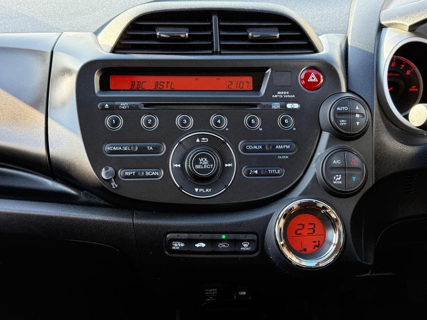 Used Honda Jazz 2013 for sale - 76644734: Photo 16