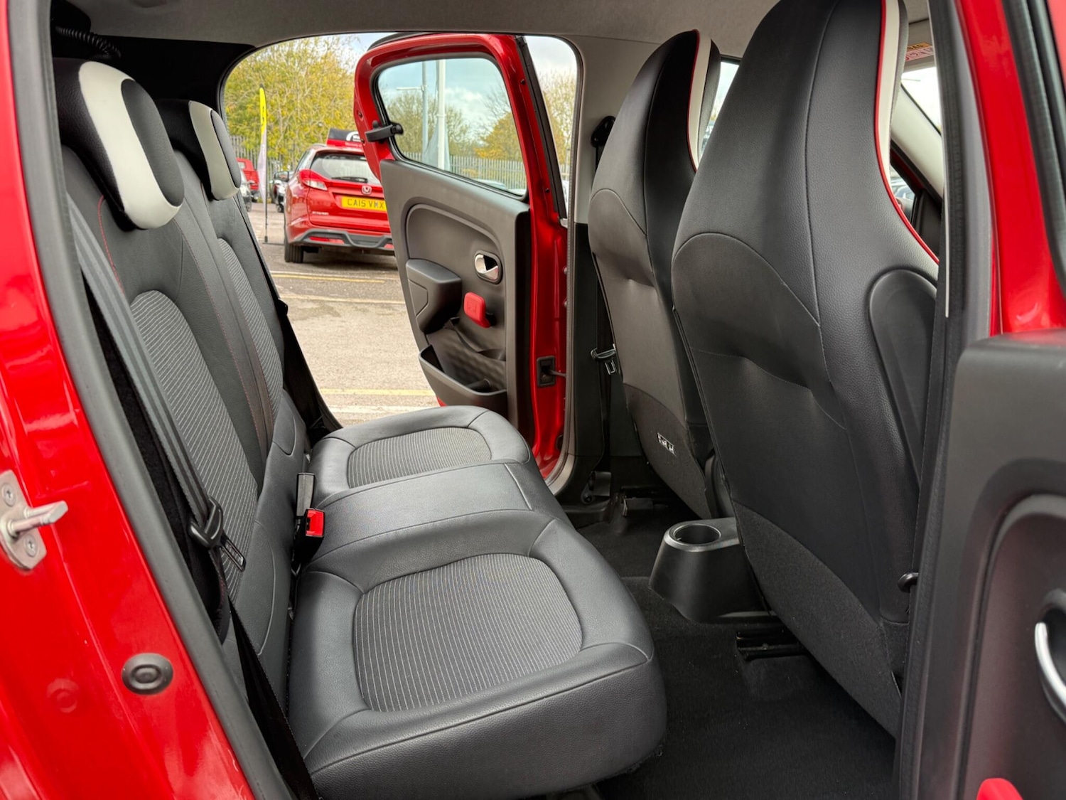 Used Renault Twingo 2016 for sale - 76349650: Photo 31