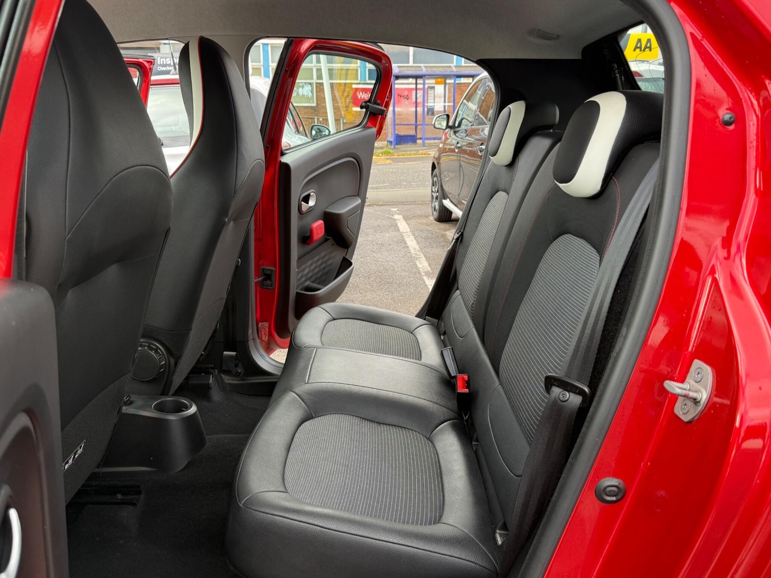 Used Renault Twingo 2016 for sale - 76349650: Photo 32