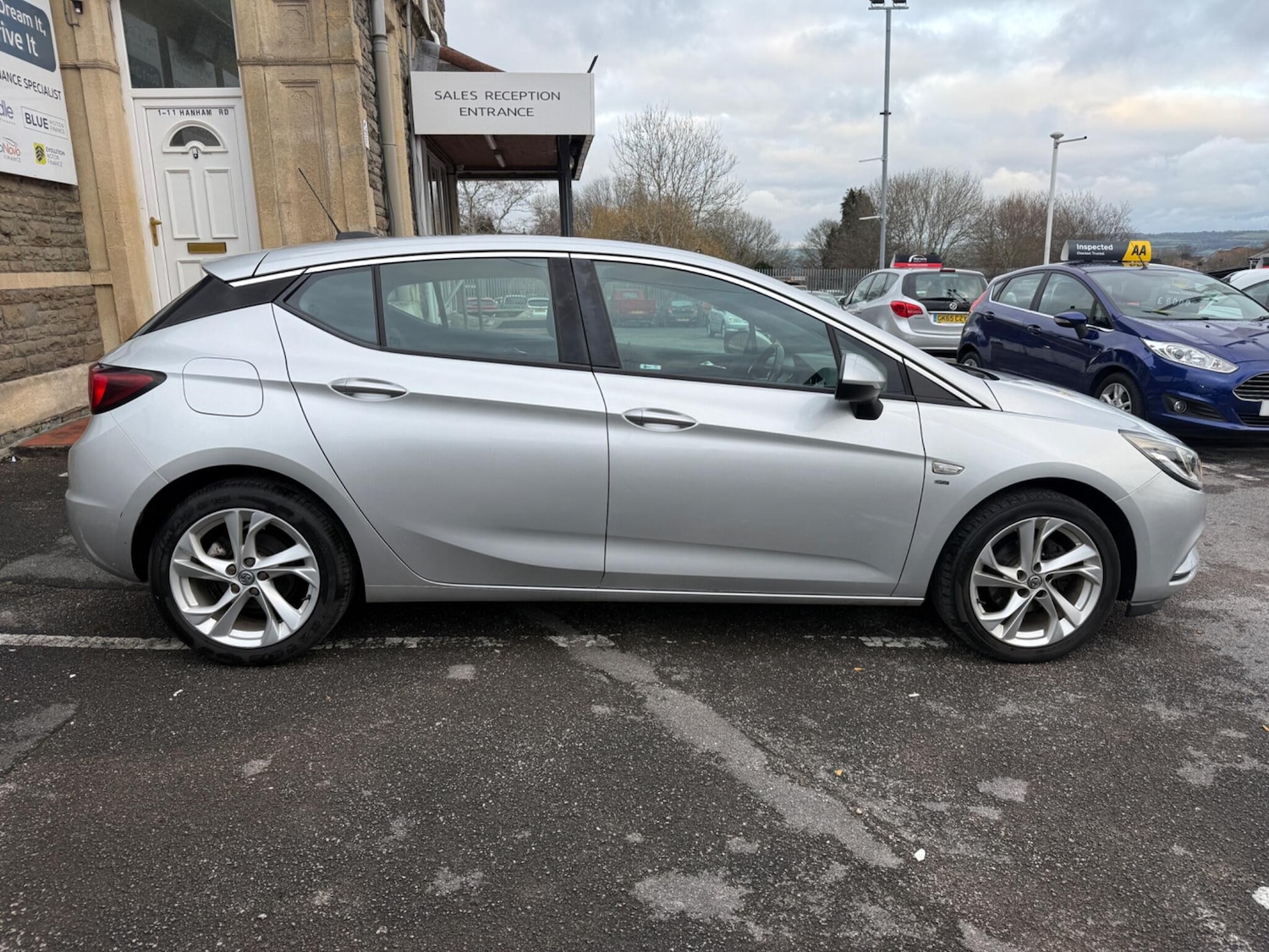 Used Vauxhall Astra 2017 for sale - 77400775: Photo 3