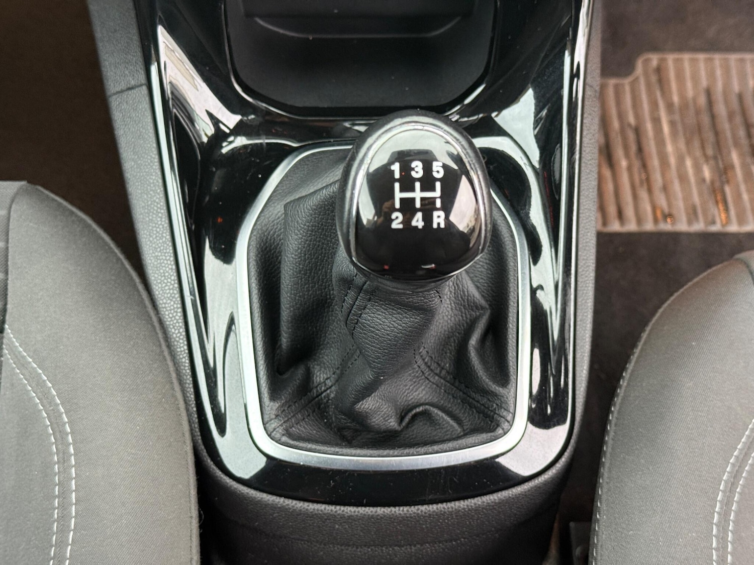 Used Ford Fiesta 2015 for sale - 76990556: Photo 25