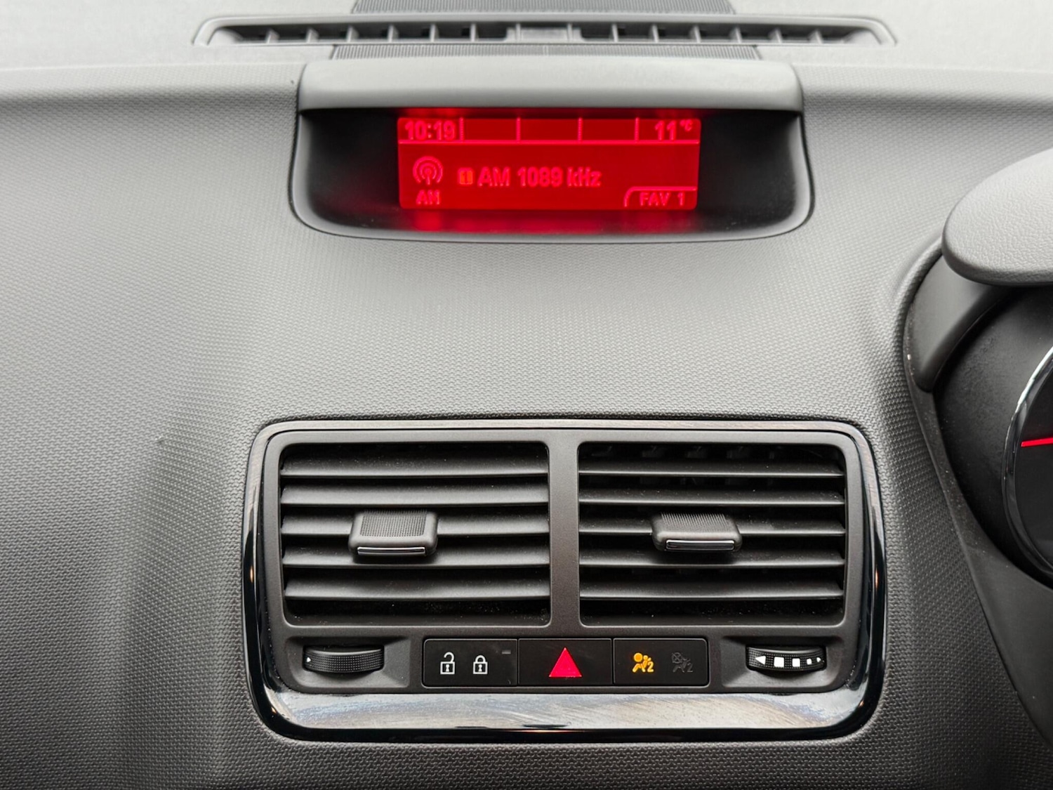 Used Vauxhall Meriva 2017 for sale - 76823762: Photo 24