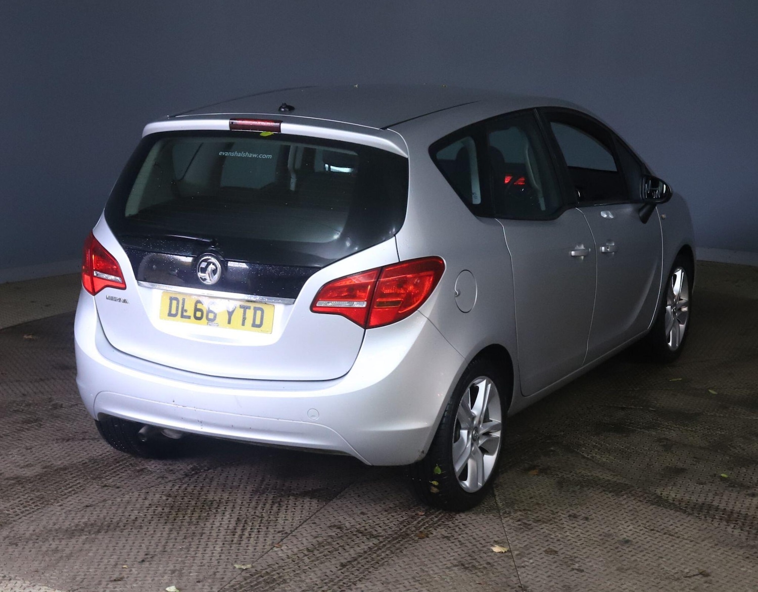 Used Vauxhall Meriva 2016 for sale - 76457951: Photo 2