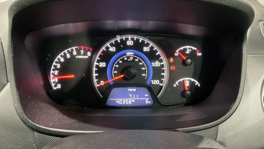 Used Hyundai i10 2017 for sale - 77612825: Photo 11