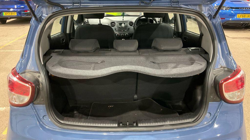 Used Hyundai i10 2017 for sale - 77612825: Photo 14