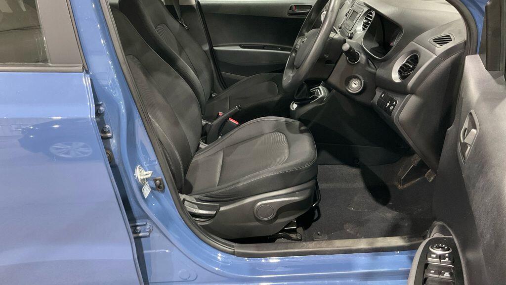 Used Hyundai i10 2017 for sale - 77612825: Photo 9